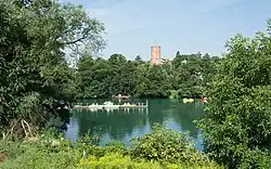 Blick über den Lagower See auf die Johanniterburg
