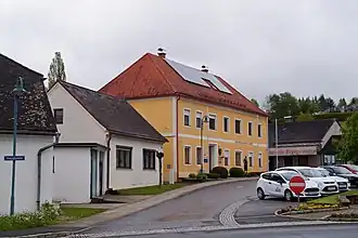 Hauptplatz mit Gemeindeamt