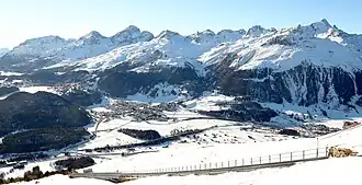 Celerina, vom Muottas Muragl gesehen. Links St. Moritz, rechts Samedan