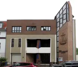 Straßenansicht der Kirche