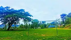 Grundschule und Fußballfeld in Talitereman