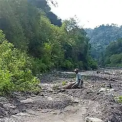 Ausgetrocknetes Flussbett in Nartutu