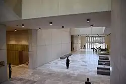 Walter-Haefner-Foyer, Eingangsbereich[69]