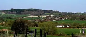 Blick von Südwesten aus Richtung Holset über Vaals (beide in den Niederlanden) hinweg zum Schneeberg