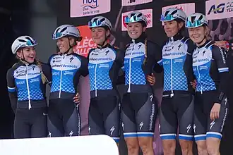 Mannschaftsfoto VolkerWessels Women’s Pro Cycling Team