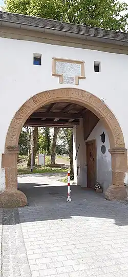 Außenportal des Torhauses