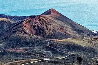 Blick vom San Antonio auf den Weg zum südlichen Gipfel des Teneguía