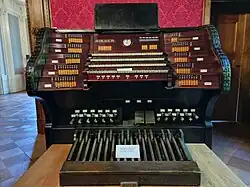 Spieltisch einer Rieger-Orgel