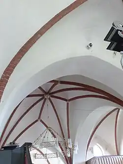 Blick aus dem Chor in die neu­gotische Vierung