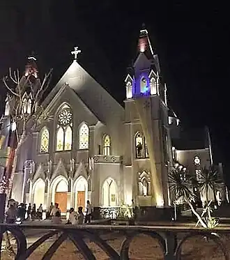 Die Kirche bei Nacht