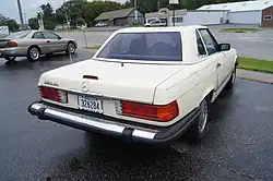 R 107 US-Version, Heckansicht