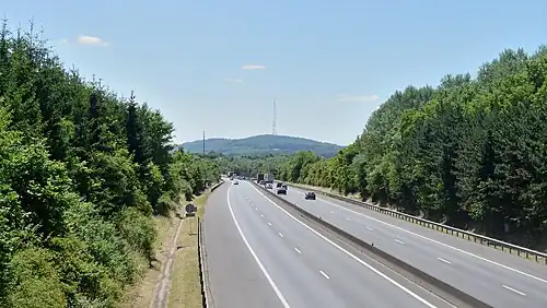 Die A3 in südlicher Richtung von der Fußgängerbrücke in Bettemburg aus gesehen