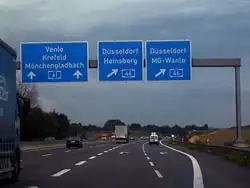 Blick von der A&nbsp;61 in Fahrtrichtung Mönchengladbach/Venlo im Jahr 2010