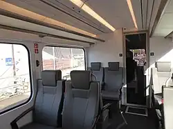 Abteil erster Klasse mit komfortabler 1&nbsp;+&nbsp;2-Bestuhlung