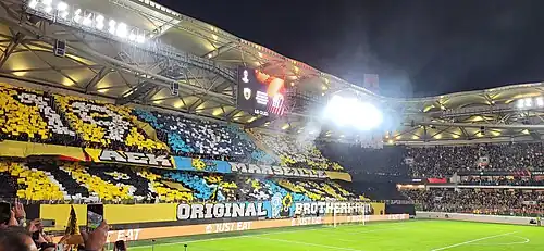 AEK-Fans im November 2023 beim Spiel der UEFA Europa League 2023/24 gegen Olympique Marseille