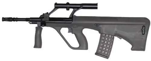 Steyr AUG mit Abzugsbügel für die ganze Hand