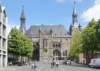 Rathaus Aachen, Südseite