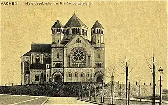 Blick von der noch unbebauten Viktoriaallee auf Herz Jesu (1911)