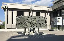 Reichsstätter Brunnen, Bronzeguss 1977, vor Rathaus in Aalen
