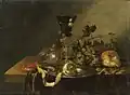 Abraham van Beyeren: Stillleben mit Silberschale und Becherschraube.