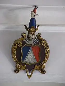 Plastisches Wappen im Chorbogen der evangelischen Kirche von Absberg