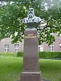 Berlin, Büste von Adolf Bardeleben im Campus Mitte der Charité