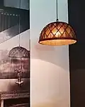 Lampe Haus Steiner in Barcelona/Madrid 2017/18 (im Hintergrund historisches Originalfoto)[43]