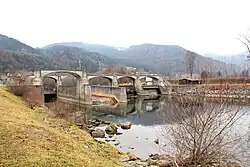 Wehranlage des alten Kraftwerks Adriach
