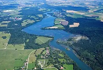 Der Stausee von Süden aus der Luft gesehen