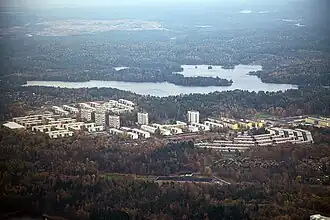 Wohngebiet Lövgärdet mit dem See Surtesjön