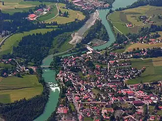 Lechbruck von Norden, mittig die Lechstaustufe