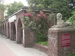 Sphinge am Eichtalpark