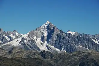 Aiguille Verte (Mitte) und Aiguille du Dru (davor)