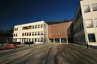 Gebäude seit 1976 am Rainberg; Neubau 2016 fertiggestellt