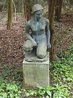 Friedhof Rosenberg, Skulptur von Elsa Pletscher (1908–1998) Plastikerin, Malerin. Gelistet im Grabmalinventar Rosenberg von 2013.
