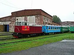 ТУ7–2083 mit Personalzug