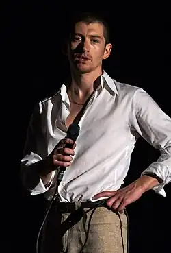 Alex Turner bei einem Auftritt 2018