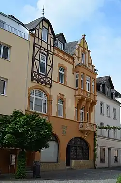 Gründerzeitliches Wohn- und Geschäftshaus