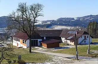 2021. Lagestelle Schloss Kriechbaum. Mayergut von Osten