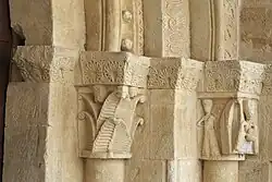 Kapitelle am Nordportal