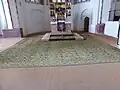 Altarraum mit Prunkteppich