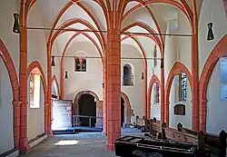 Zweischiffige gotische Halle