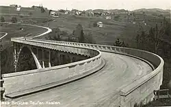Die S-förmige Fahrbahn der alten Rotbachbrücke von 1924