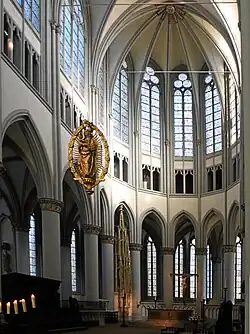 Chor, Madonna und Sakramentshaus