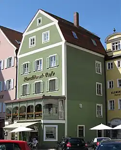 Alter Kornmarkt Nordseite, westlich Bürgerhäuser, östlich Niedermünster