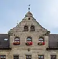 Mehrgeschossiges Zwerchhaus am Alten Rathaus in Altdorf bei Nürnberg