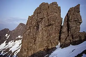 Der Am Basteir mit der Felsnadel Basteir Tooth, links im Hintergrund der Sgùrr nan Gillean