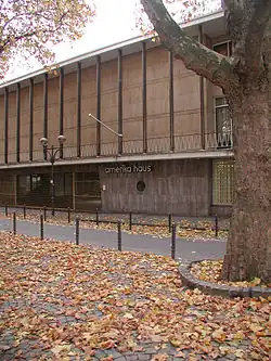 Ehemaliges Amerika-Haus, Baustil 1950er-Jahre (denkmalgeschützt), 2007
