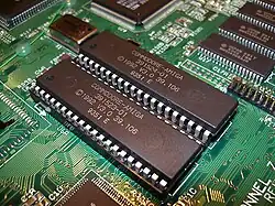 Betriebssystem-ROM-Chips im DIP-Gehäuse
