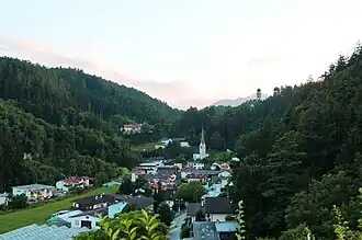 Ampass Dorfkern mit Veitskirche und Pfarrkirche